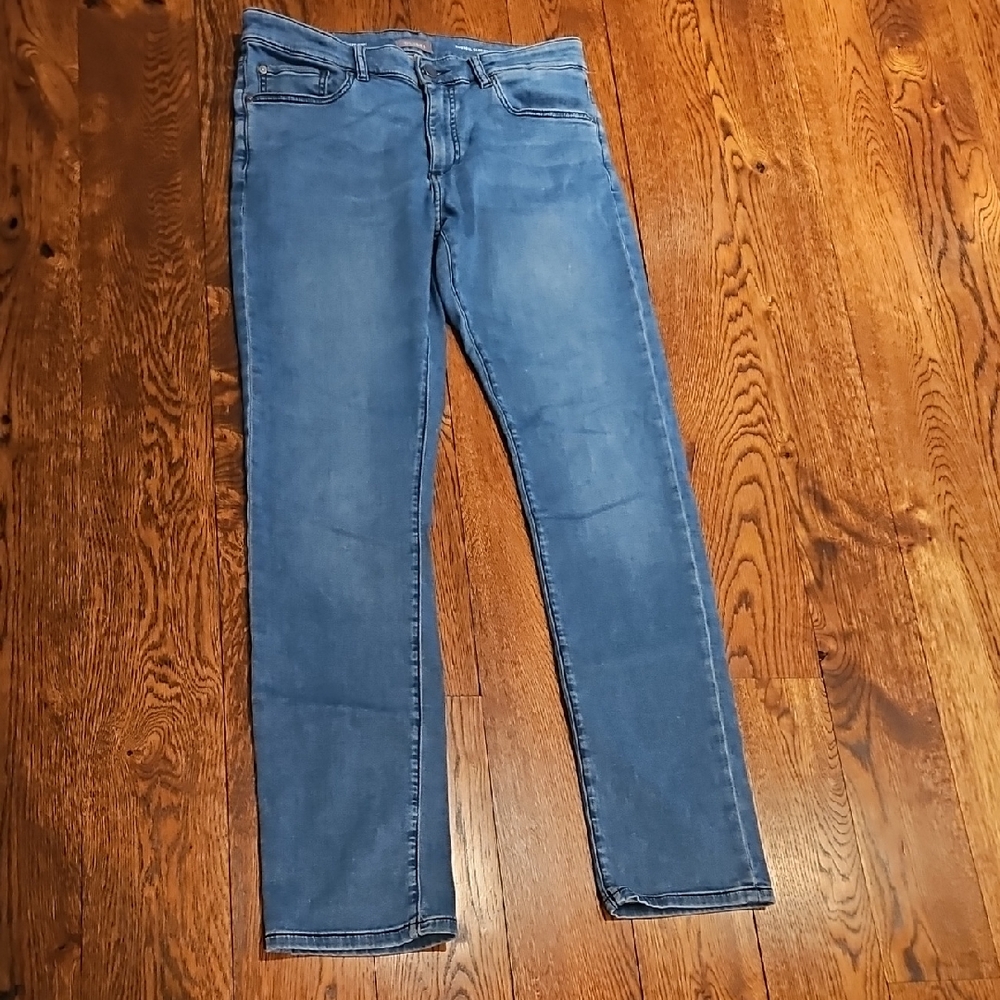 NEW DL1961 Russel Slim Straight Jean 32 X34